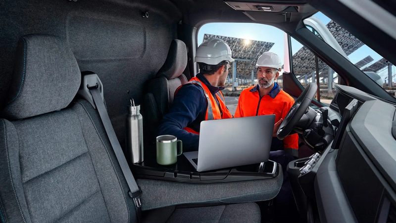 Nissan Interstar – Gesamtansicht der Fahrerkabine von der Beifahrerseite