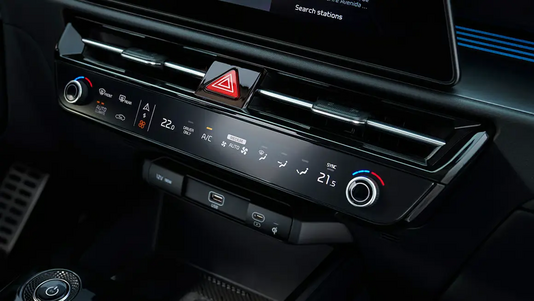 Kia Niro – Mittelkonsole mit Multimode-Touch-Bedienelementen für Multimedia und Klima