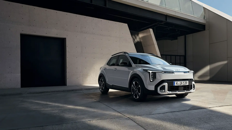 Kia Stonic GT-line – Seitenansicht in Weiß