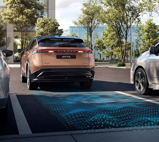 Nissan Ariya ProPILOT Park System beim automatischen Einparkvorgang