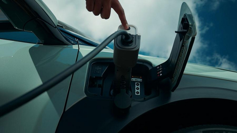Kia EV3 Ladestecker am Auto