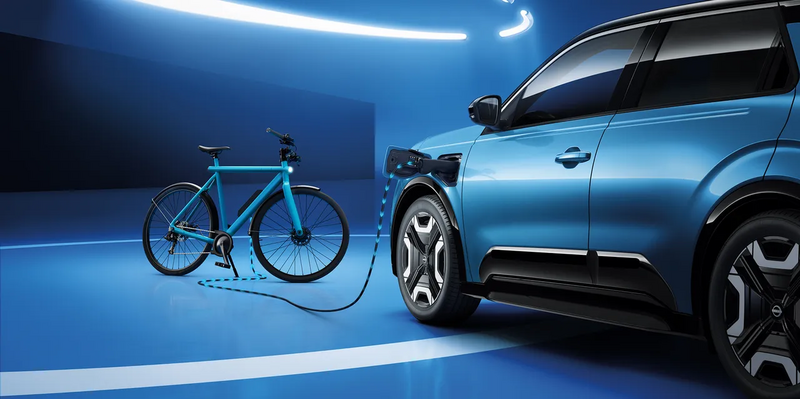 Nissan Micra lädt E-Bike auf