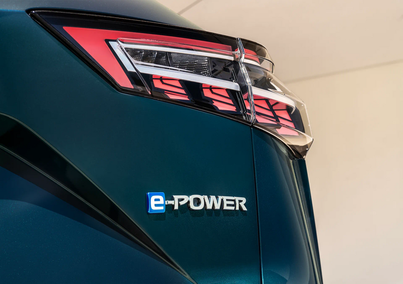 Detailansicht e-Power Schriftzug am Nissan Qashqai