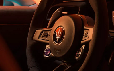 Lenkrad des Maserati MCPura Cielo – Detailansicht
