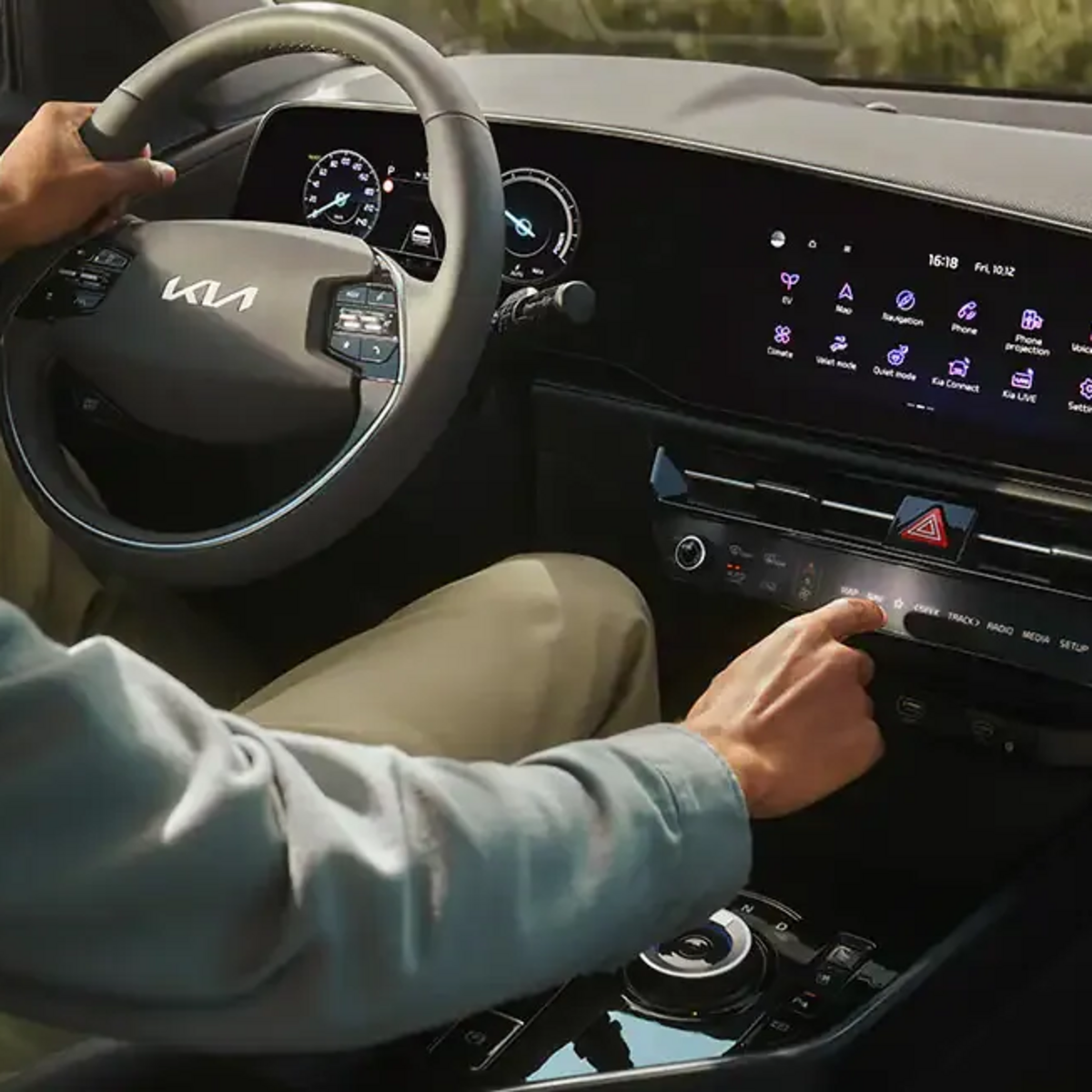 Kia Niro EV – Fahrerposition mit stilvollem, minimalistischem Cockpit-Layout