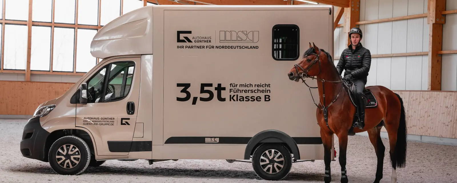 MSG Stablehopper Pferdetransporter – Seitenansicht des Fahrzeugs in voller Länge