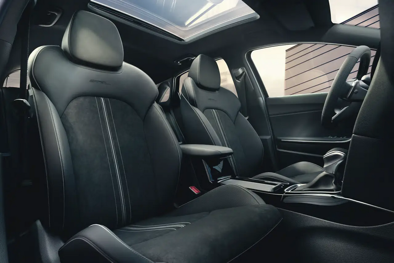 Interieur des Kia Ceed GT-Line 2024 – Sitze und Innenraum