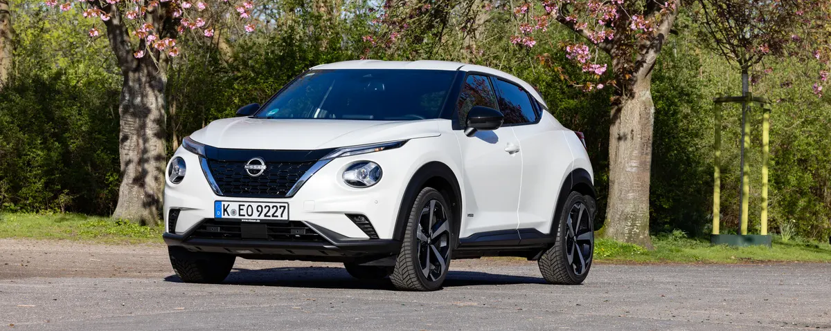 Nissan Juke Hybrid 2022 white