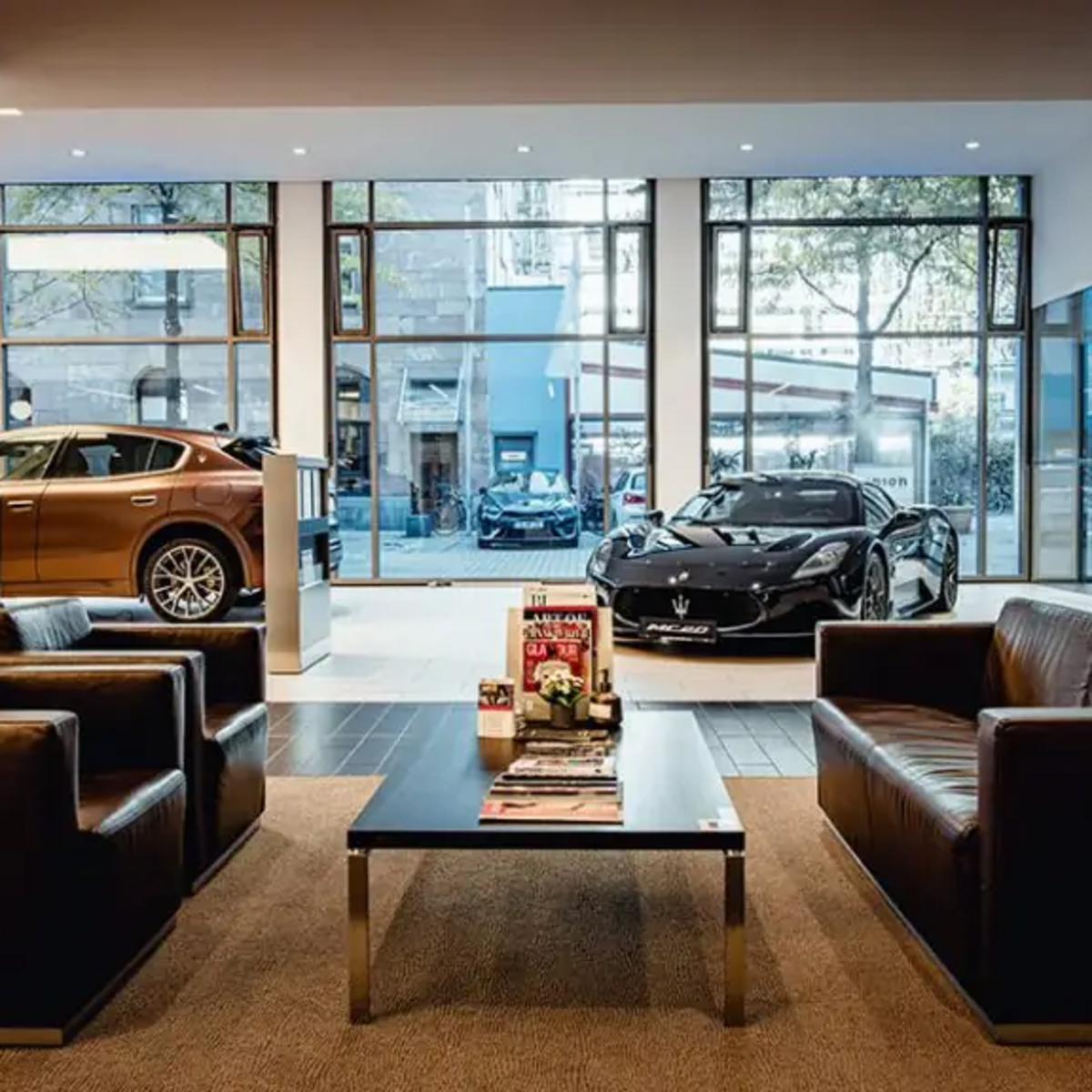 Maserati Showroom Frankfurt Innen