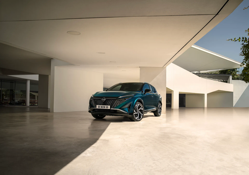 Nissan Qashqai unter einem Vordach