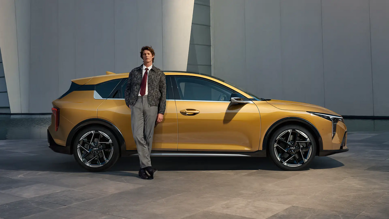 Kia K4 GT-Line 2026 – Seitenprofil mit sportlicher Silhouette
