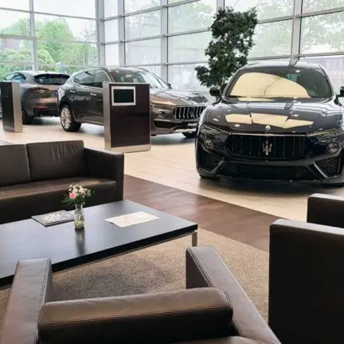 Maserati Lounge im Showroom Hamburg