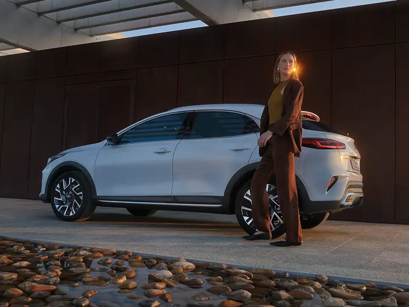 Kia XCeed – Detailansicht Frontscheinwerfer und Kühlergrill