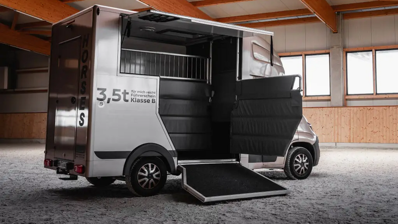 MSG Stablehopper – Innenansicht Pferdeabteil, Detailaufnahme 1
