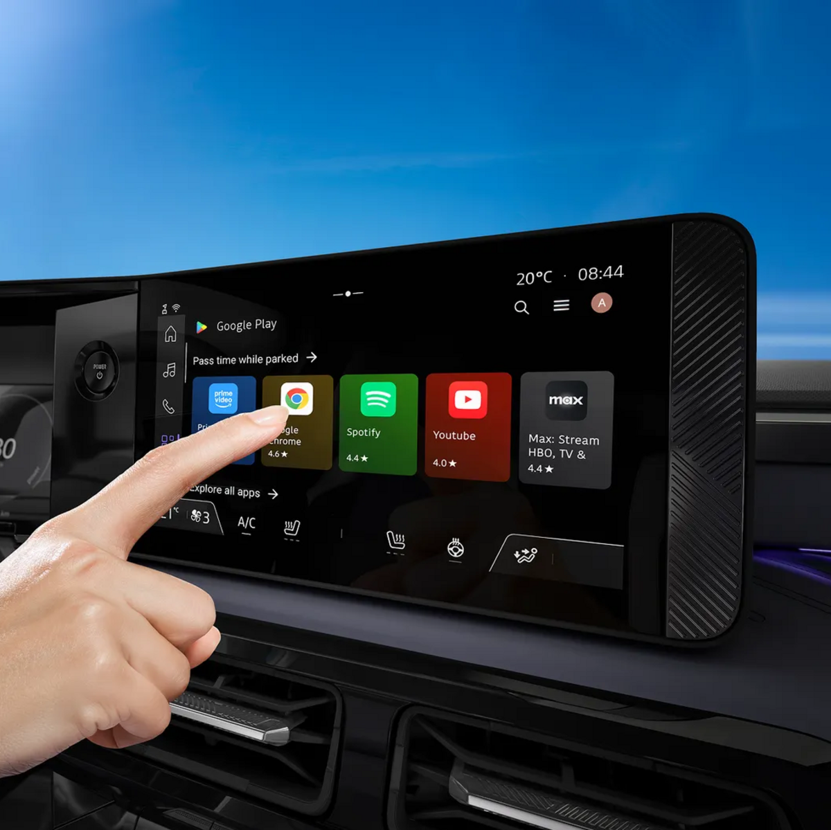 Nissan Micra Multimediadisplay wird bedient