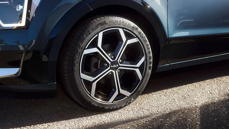 Kia Niro Plug-in-Hybrid 2023 – 18-Zoll-Leichtmetallfelgen Detailansicht