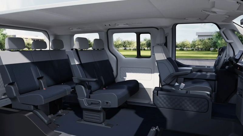 Kia PV5 Passenger – Blick in den geöffneten Laderaum
